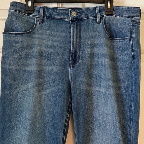 OLD NAVY BELL BOTTOM JEANS~ 16P~NWOT~W 36.5โ~L 30โ~Bell 22โ Around~High Waist - Picture 8 of 11